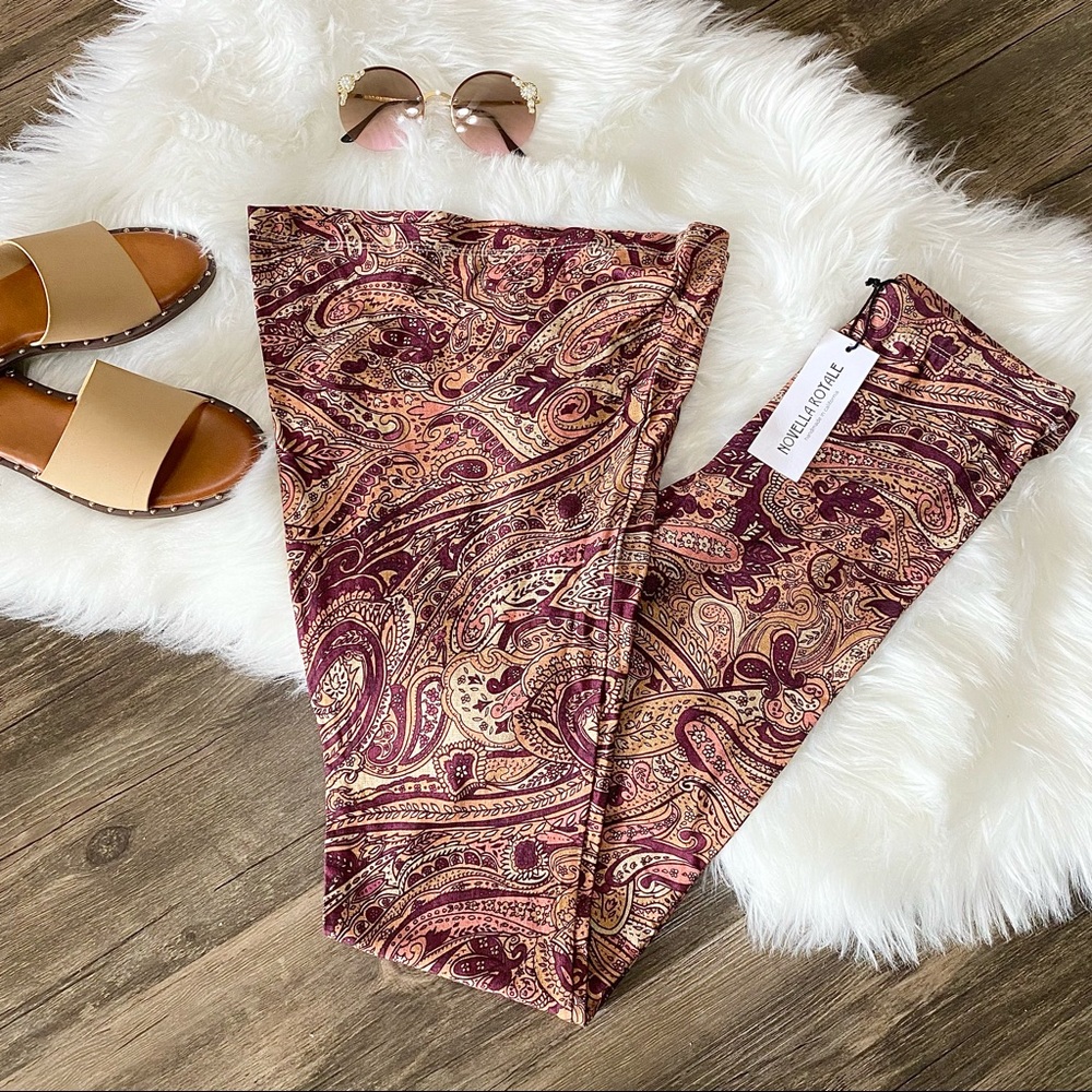 🌹NWT Novella Royale Janis Bell Bottom Leggings🌹